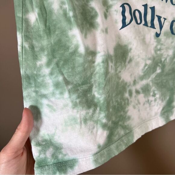 ✨ Dolly Parton Green Tie Dye What Would Dolly Do Shirt XS/S - Picture 7 of 10